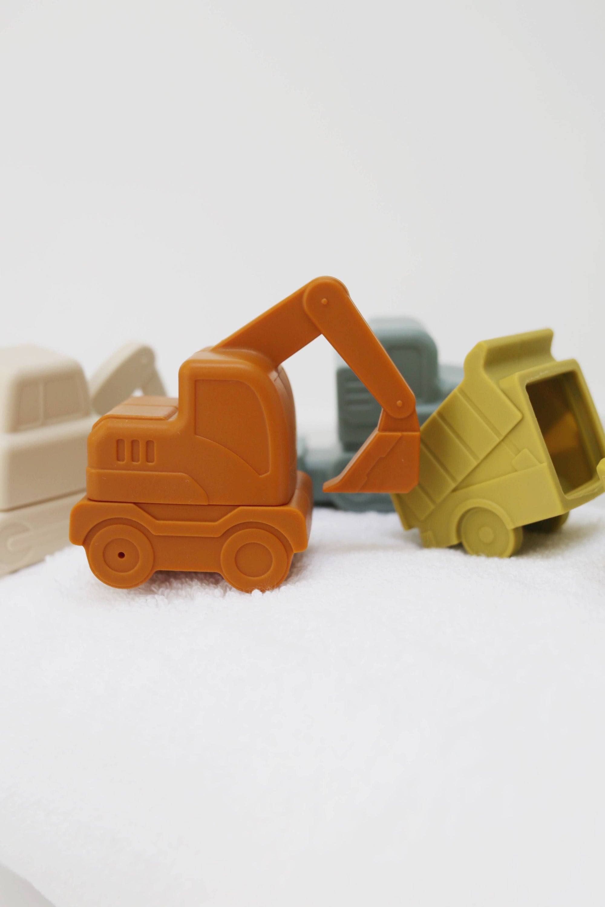 Construction Vehicle Mold Free Silicone Bath Toy Set