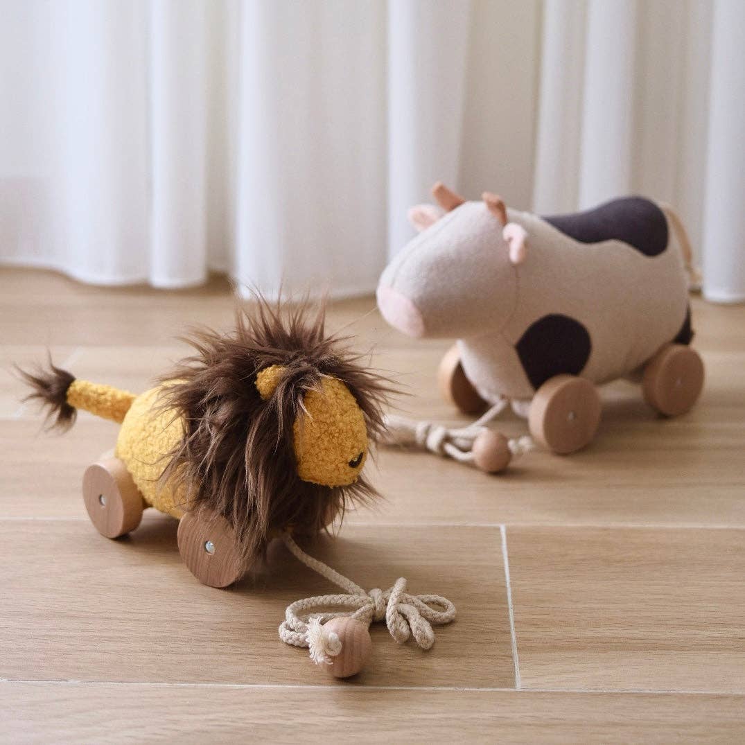 LEO // pull-along toys