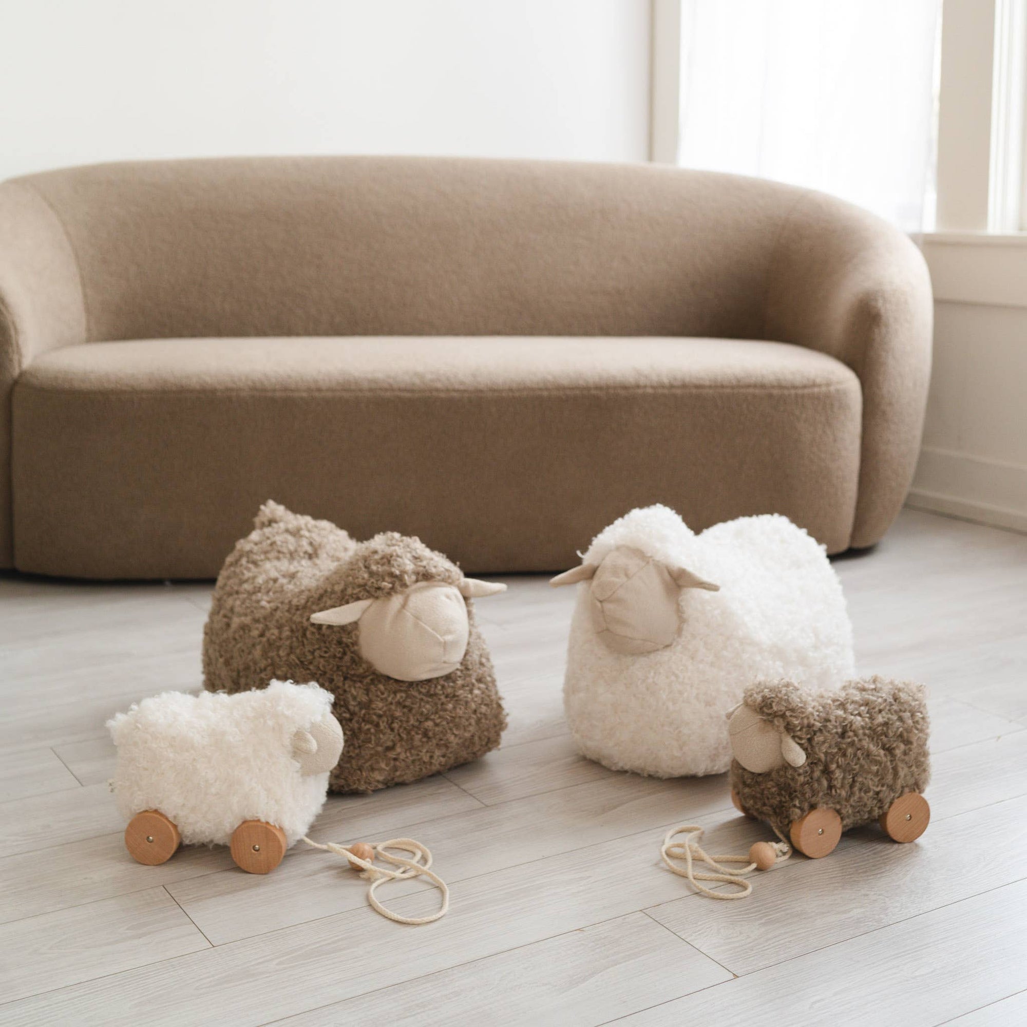 Button Pull-along sheep taupe