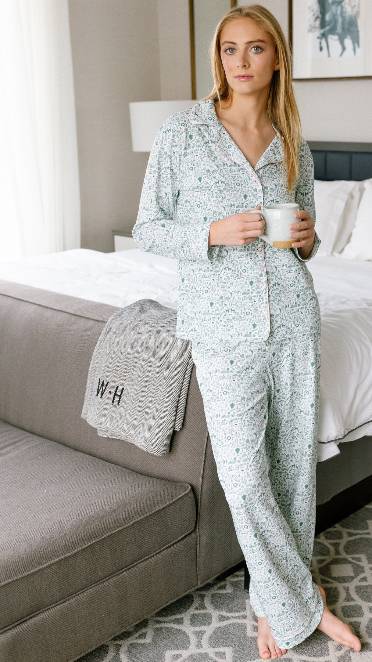 North Pole Women&#39;s Pajama Set