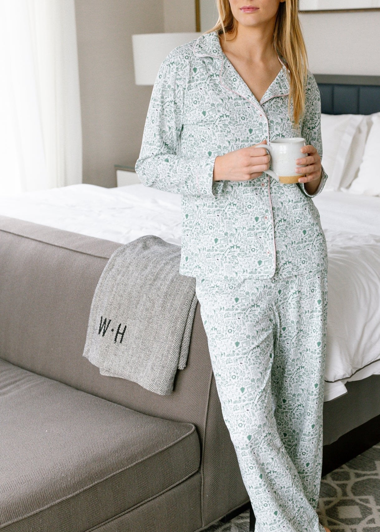 Joy Street North Pole Women's Set