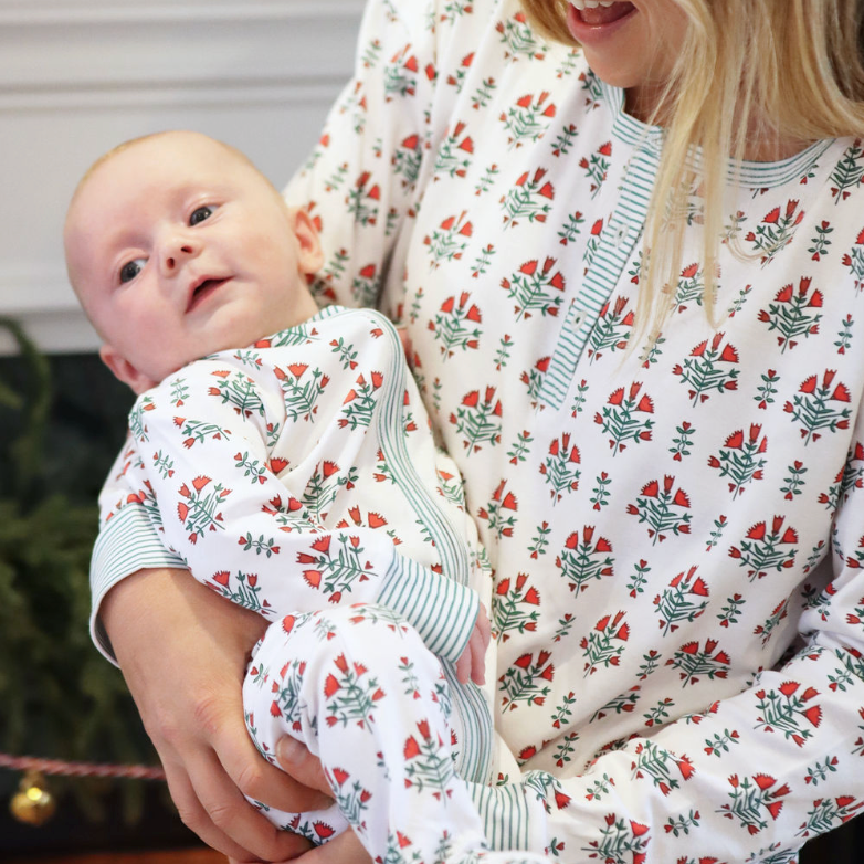 Joy Street Poinsettia Block Print Women's Set